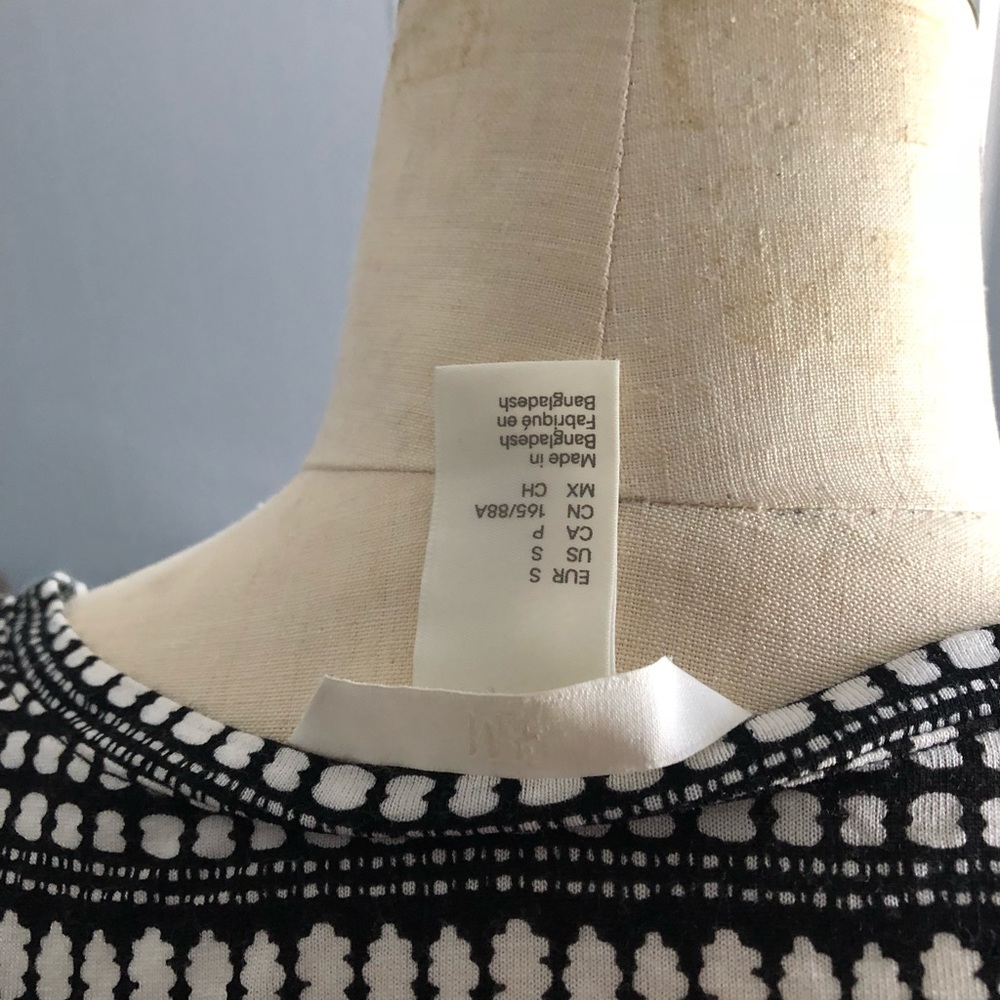 Patterned Scoop Neck Tee - Picture 4 of 4